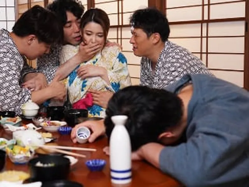 đưa bà xã đi suối nước nóng, Ông xã không biết vợ yêu bị người khác quan hệ sấp mặt